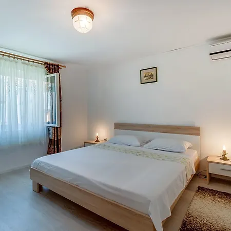 アパート Ivna ヴェリ・ロシニュ