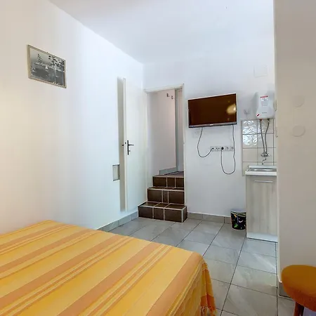 アパート Ivna ヴェリ・ロシニュ