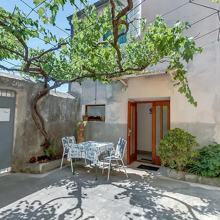 アパート Ivna ヴェリ・ロシニュ