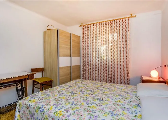 Ivna * Veli Lošinj