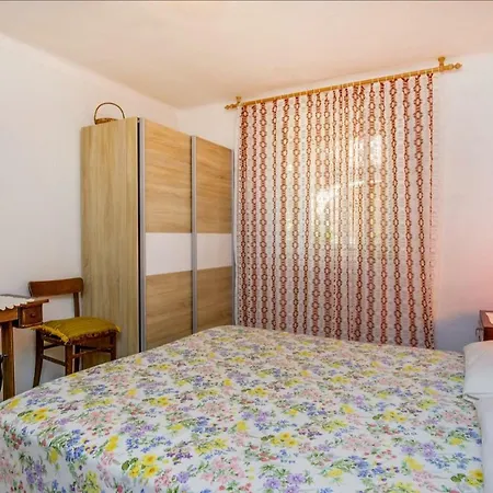 Ivna * Veli Lošinj